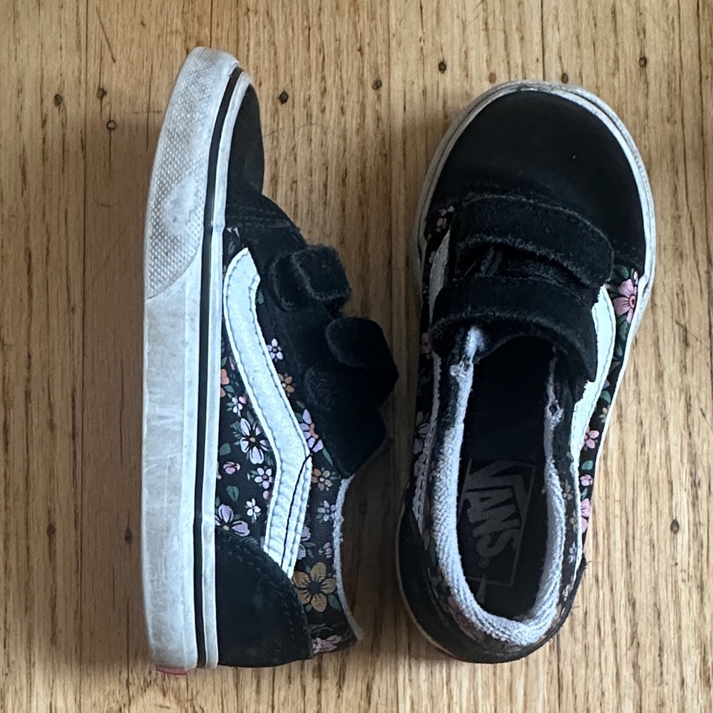 Vans Kids Black Floral Old Skool Velcro Sneakers